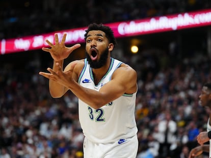 Karl-Anthony Towns, de los Minnesota Timberwolves, en un partido reciente contra los Denver Nuggets.