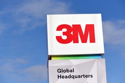 El logo de 3M en su sede central en Maplewood (Minnesota), en una imagen de archivo.
