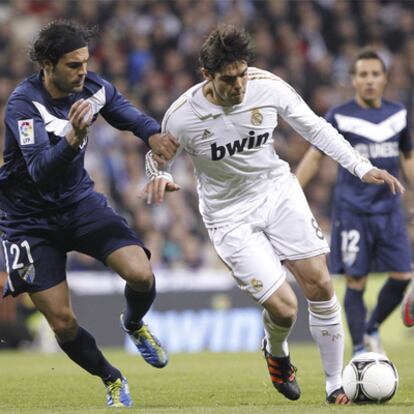 Kaká y Sergio Sánchez, durante el partido de ida