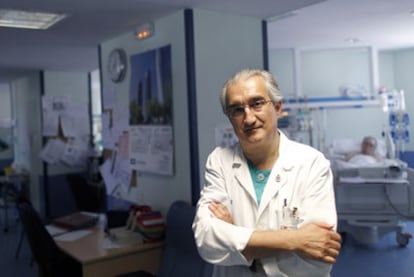 Juan Carlos Montejo González, coordinador de la Unidad de Cuidados Intensivos del hospital 12 de Octubre.