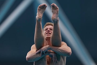 El polaco Kacper Lesiak compite en la prueba de trampolín 3 metros en el Mundial de Deportes Acuáticos, este jueves.