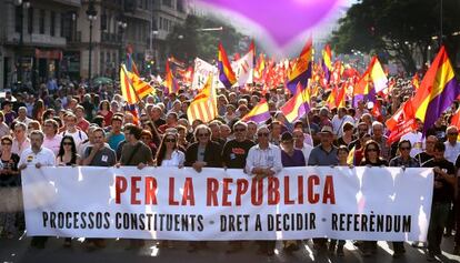 Cabeza de la manifestaci&oacute;n en defensa de la rep&uacute;blica que este s&aacute;bado recorri&oacute; el centro de Valencia. 