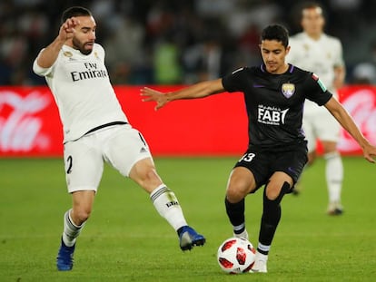 Rayan Yaslem y Carvajal, en una acción del partido.