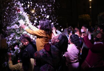 Como medida sanitaria frente a la pandemia se prohibió la venta de alimentos en el interior de la feria.