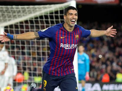 Luis Suárez celebra un dels seus gols contra el Madrid.