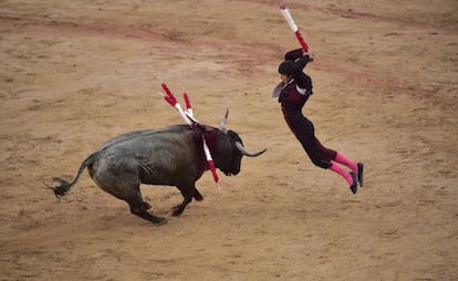 El banderillero Joao Ferreira, ayer durante la tercera corrida de toros de San Fermín 2019. 