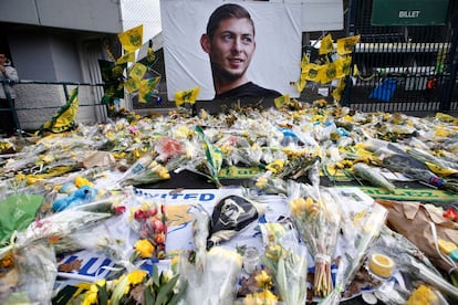 Tributes left outside a stadium in France in memory of Emiliano Sala.