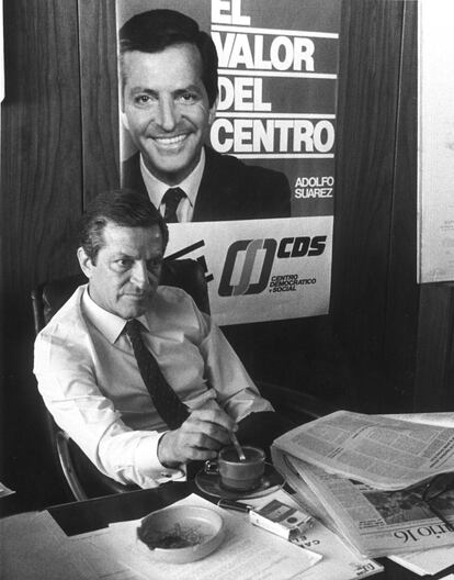 El Centro Democrático Social (CDS), el partido político liderado por Adolfo Suárez, se convirtió de repente la tercera fuerza parlamentaria en las elecciones generales de 1986. En una entrevista con Mercedes Milá, Suárez se presentó ante los electores como una víctima de la banca, que le negaba el crédito necesario para realizar la campaña que consideraba necesaria. Mientras el PSOE conquistaba su segunda mayoría absoluta consecutiva, el CDS obtenía 19 escaños y 1,8 millones de votos.