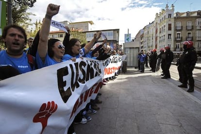 Workers from the appliance maker Fagor-Edesa protest outside the Basque regional parliament hours before a meeting between representatives of its parent company and the Basque regional government.