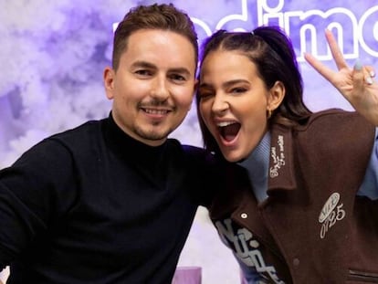 Laura Escanes junto a Jorge Lorenzo, uno de los invitados a su 'videopodcast', 'Entre el cielo y las nubes'.