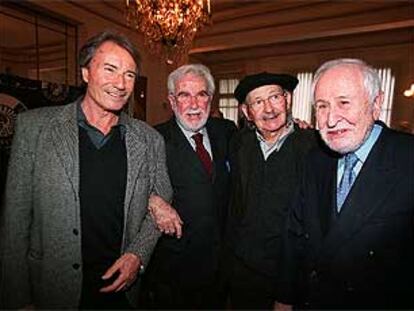 José Luis Pellicena, Carlos Castilla del Pino, Agustín Ibarrola y José Luis Pinillos, ayer en Madrid.