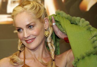 En 2006, se estrenó 'Instinto básico II: adicción al riesgo". Protagonizada también por Sharon Stone, no tuvo la misma repercusión que la primera y no fue tan bien acogida ni por la crítica ni por el público. 