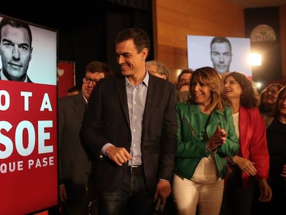 Elecciones Generales 28A: las imágenes de la pegada de carteles