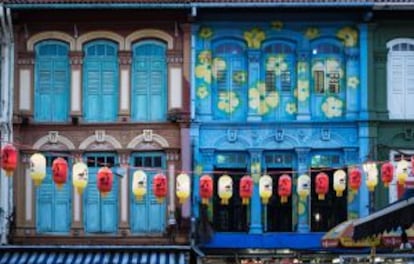 Fachadas y farolillos en el barrio de Chinatown de Singapur.