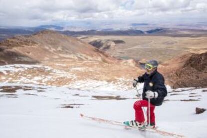 “En los ochenta el glaciar cubría toda la montaña y había mucha gente aquí practicando el deporte”, afirma Bejarano.