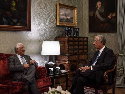Desde la izquierda, el socialista António Costa y el presidente del país Marcelo Rebelo de Sousa, en el palacio de Belém.