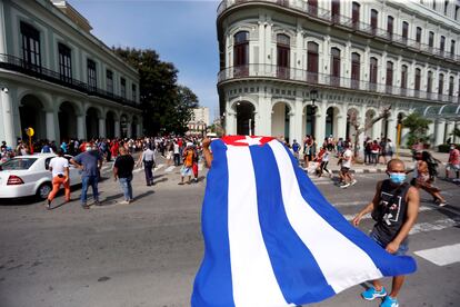 Manifestantes en apoyo del régimen cubano en La Habana, el 11 de julio.