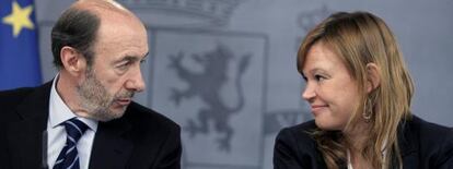 Rubalcaba y Leire Pajín.