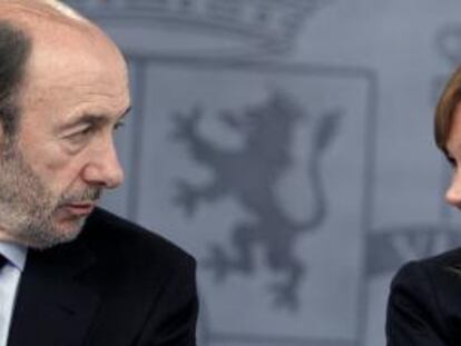 Rubalcaba y Leire Pajín.