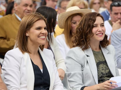 Judith Piquet, nueva alcaldesa de Alcalá de Henares, e Isabel Díaz Ayuso, durante la campaña electoral