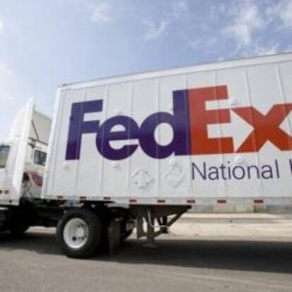 Camión de FedEx.