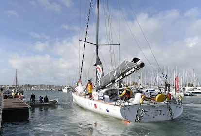 Didac Costa se dispone a retomar la salida de la Vendée Globe,