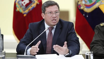 César Navas, ministro del Interior de Ecuador, en abril.