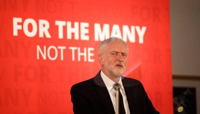 El líder laborista Jeremy Corbyn, anuncia que suspèn els actes de campanya electoral.