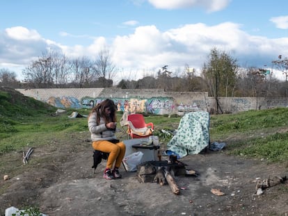 Juanita, 34 años, trabaja diariamente como prostituta en el polígono de Villaverde Alto desde hace cuatro años.