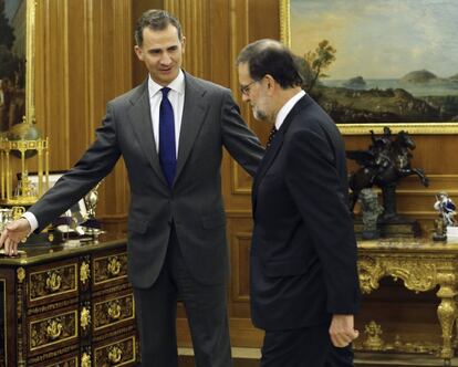 El Rey Felipe VI recibe al presidente del Gobierno en funciones y líder del PP, Mariano Rajoy.