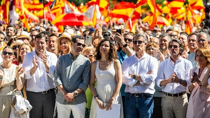 Manifestación PP Plaza de España con Alberto Núñez Feijóo e Isabel Díaz Ayuso contra Pedro Sánchez y la corrupción del PSOE por el caso Leire Díez