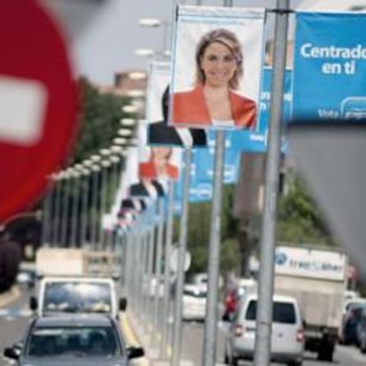 El PP ha tenido que retirar los carteles que anuncian la candidatura del PP a la alcaldía de Toledo y Castilla la Mancha de las calles de la capital manchega