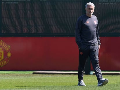 Jose Mourinho en el entrenamiento previo al partido frente al Celta.