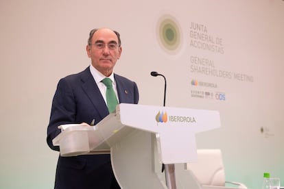 El presidente de Iberdrola, Ignacio Galán, en la junta de accionistas de la compañía este viernes.