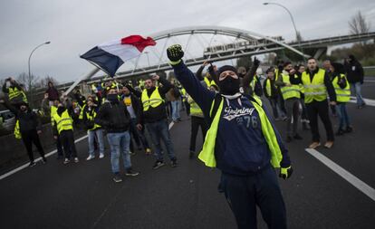 Los chalecos amarillos durante una protesta el pasado 15 de diciembre.