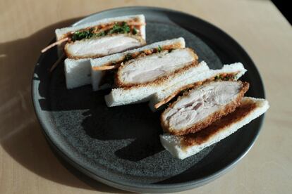 El 'Katsu sando' es un sándwich de pollo.