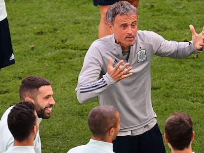 Luis Enrique, este domingo en un entrenamiento en Copenhague.