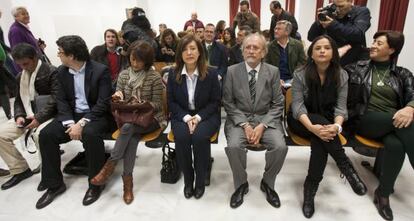 Pilar Sánchez, exalcaldesa de Jerez, (centro) sentada en el banquillo.