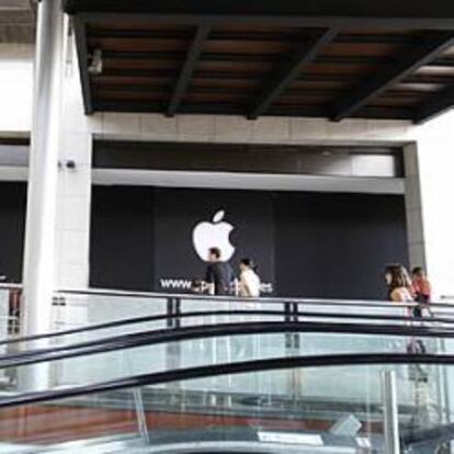 Apple inaugura en Barcelona su mayor tienda dentro de un centro comercial