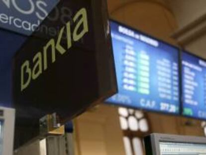 Paneles informativos en la Bolsa de Madrid. EFE/Archivo