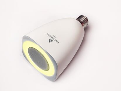 Awox StriimLIGHT, originales bombillas inteligentes que además son un altavoz bluetooth