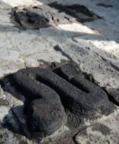 Otra de las lápidas frente al Templo Mayor.