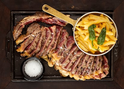 Plato de Pura brasa gastronomic grill, en Pineda.