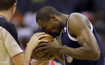 Ibaka, durante un partido con Oklahoma.