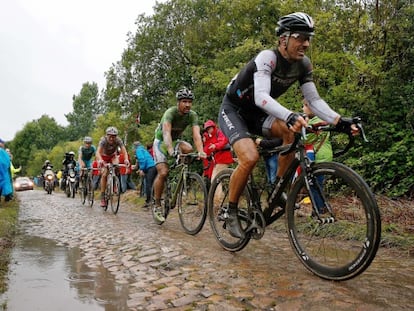 Cancellara, durante una etapa en el Tour 2014.