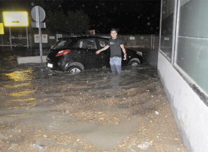 Inundaciones en la calle de San Rufo, junto a la avenida del Manzanares