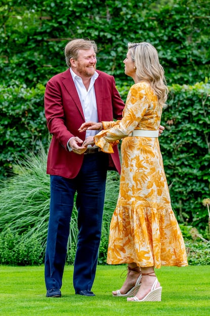 Los reyes Guillermo y Máxima de Holanda en el palacio Huis ten Bosch de La Haya en julio de 2021.