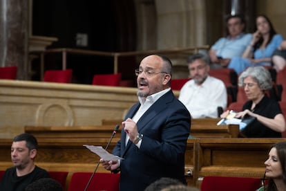 El líder del PP catalán, Alejandro Fernández, en un momento de un Pleno del Parlament.