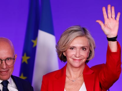 Valérie Pécresse se ha convertido este sábado en la primera mujer candidata a las presidenciales de Francia por el partido conservador Los Republicanos, tras derrotar al diputado Éric Ciotti (izquierda).