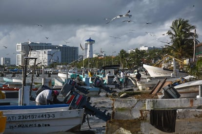 Las embarcaciones de los pescadores locales agrupadas en los embarcaderos de Cancún.